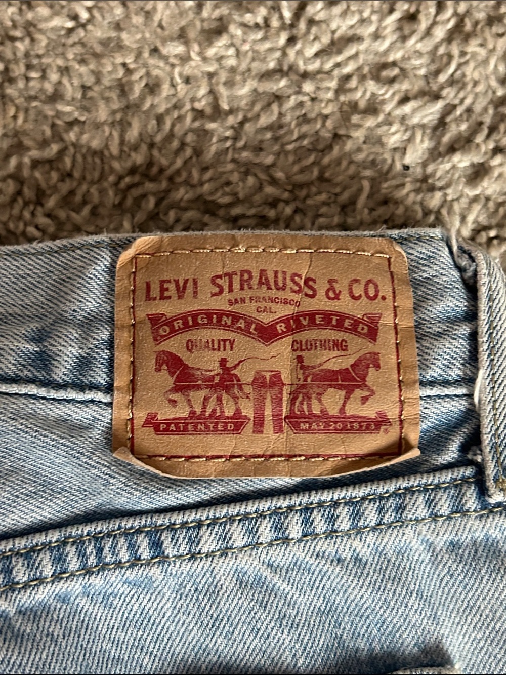 levi’s women’s low/mid rise straight-leg jeans - Picture 3 of 4